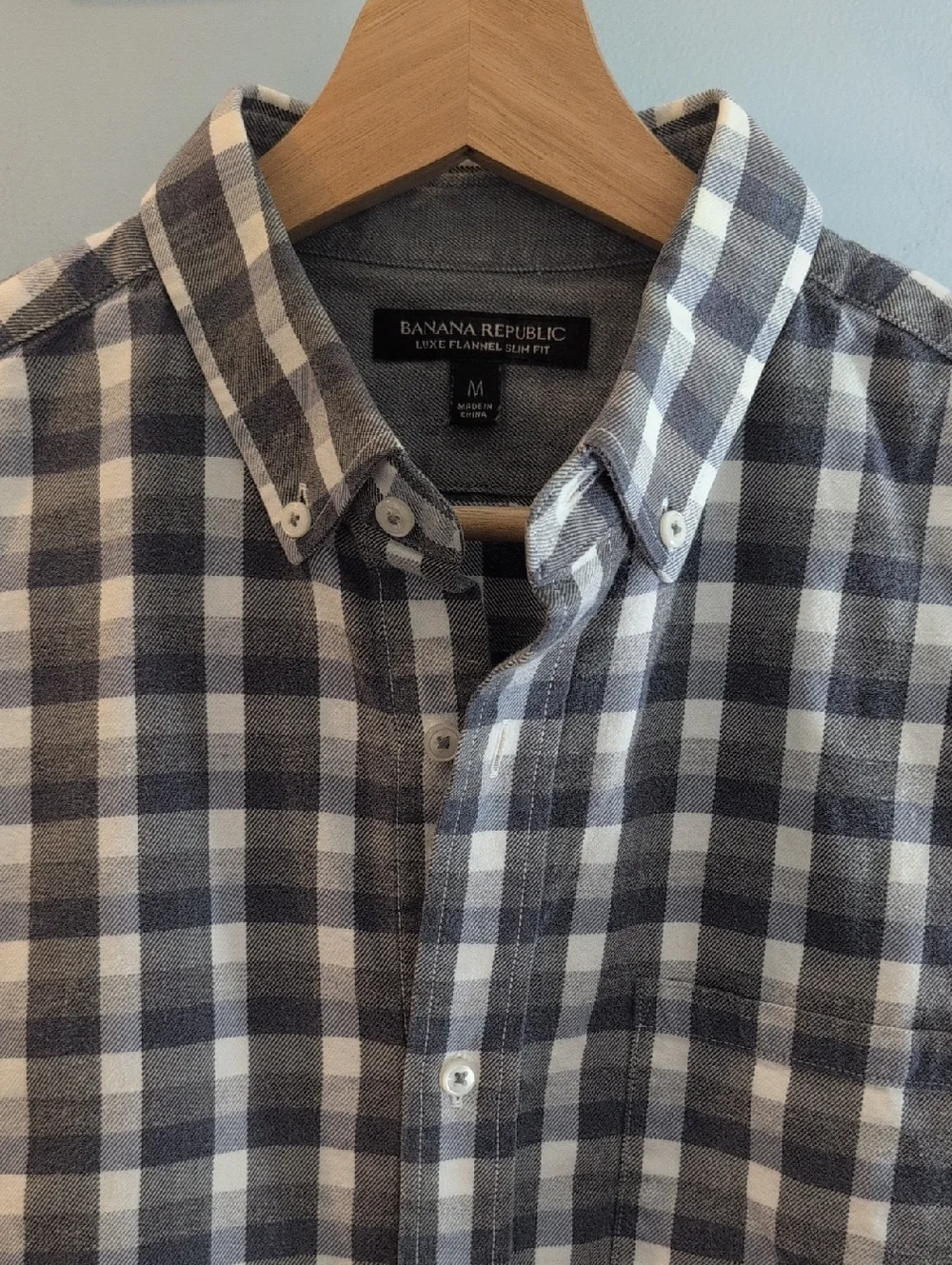 Banana Republic Men's Medium Slim Fit Luxe Flannel Button Down Plaid Shirt
